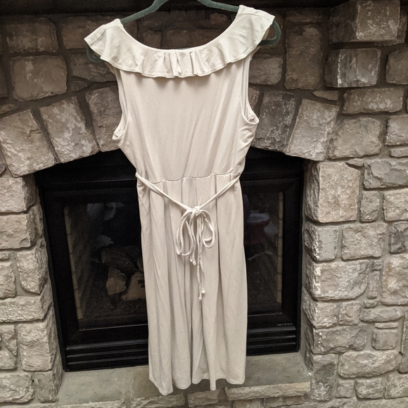 NY&C Ivory stretch dress! - Picture 3 of 5
